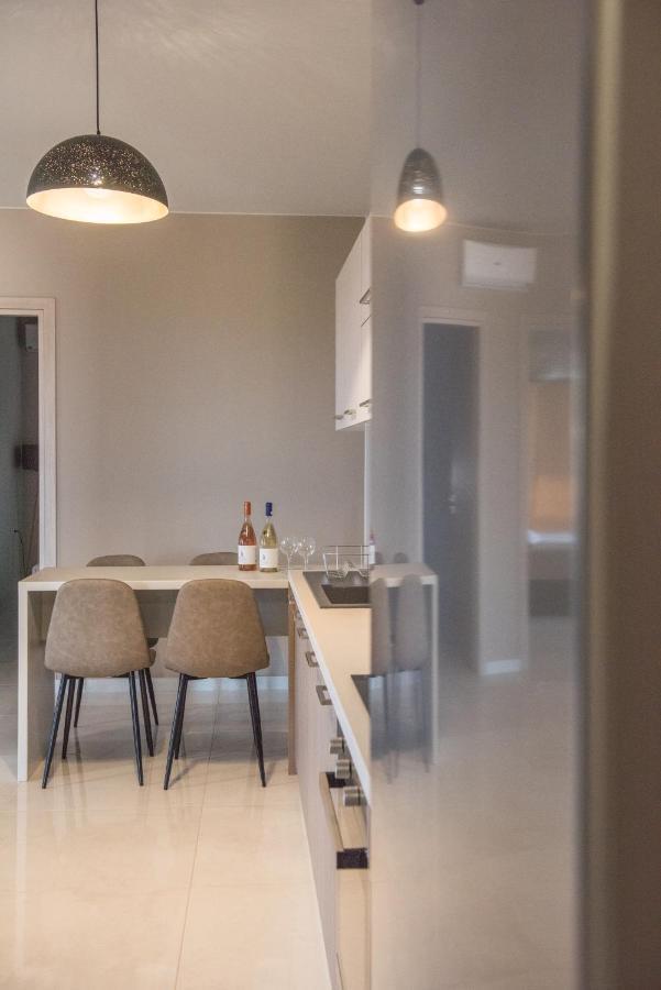 Olivia Suite อายิโอสนิโกลาโอส ภายนอก รูปภาพ