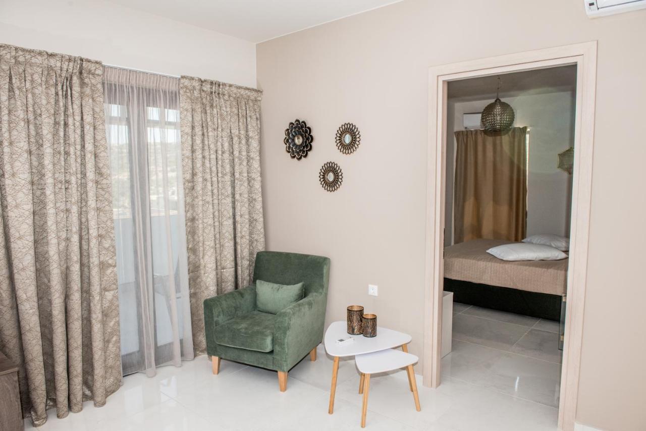 Olivia Suite อายิโอสนิโกลาโอส ภายนอก รูปภาพ